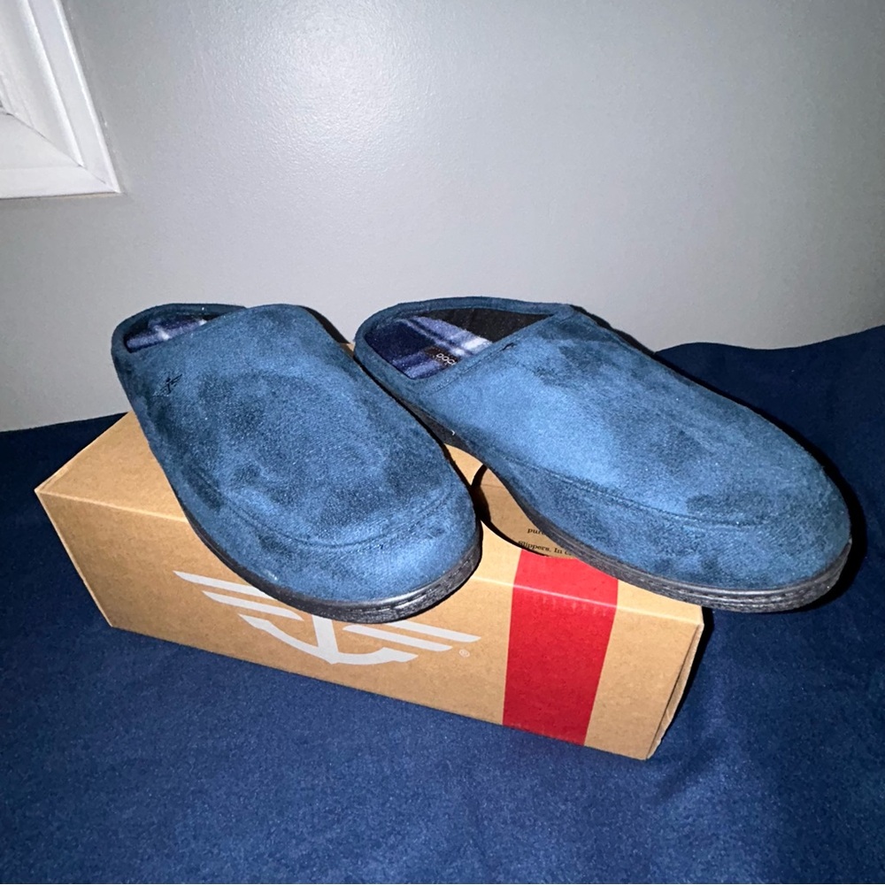 Men's Navy Blue Suede Dockers Size 10 Slippers